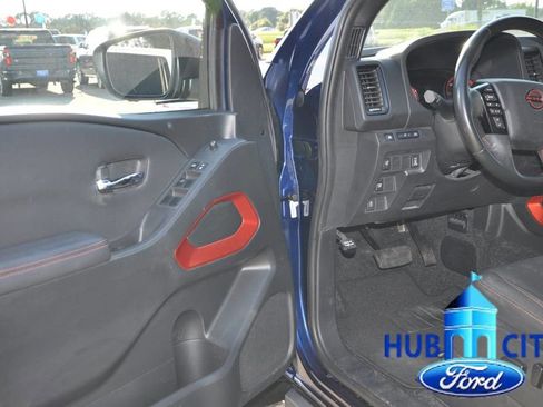 Used 2022 Nissan Frontier Pro-X image 11