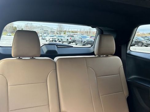 Certified 2023 Chevrolet Traverse Premier image 50