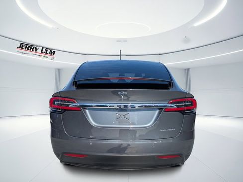 Used 2019 Tesla Model X 100D image 4
