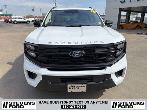 Used 2025 Ford Expedition Max Active AWD/4WD image 4