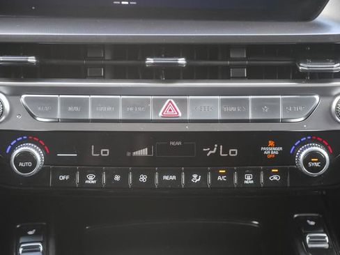 Certified 2024 Kia Telluride S w/ S Sunroof Package FWD image 14