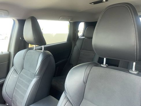Used 2025 Mitsubishi Outlander SE AWD/4WD image 17