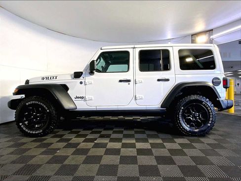 Used 2023 Jeep Wrangler Unlimited w/ Cold Weather Group AWD/4WD image 2