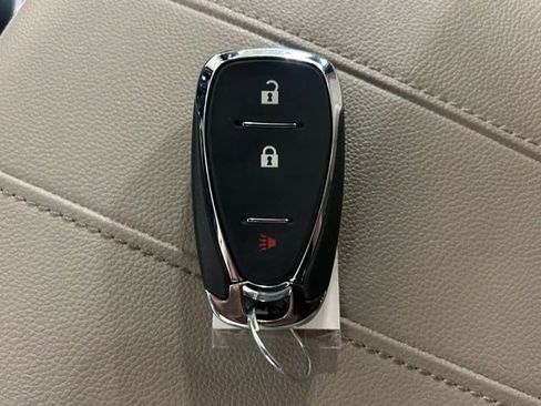Used 2023 Chevrolet Traverse LS AWD/4WD image 27