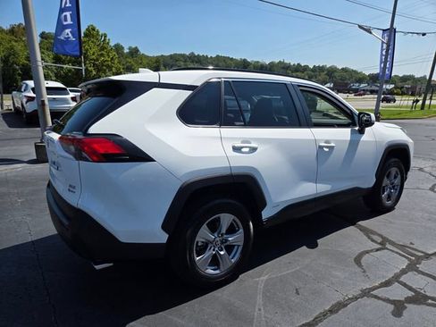 Used 2025 Toyota RAV4 XLE AWD/4WD image 8