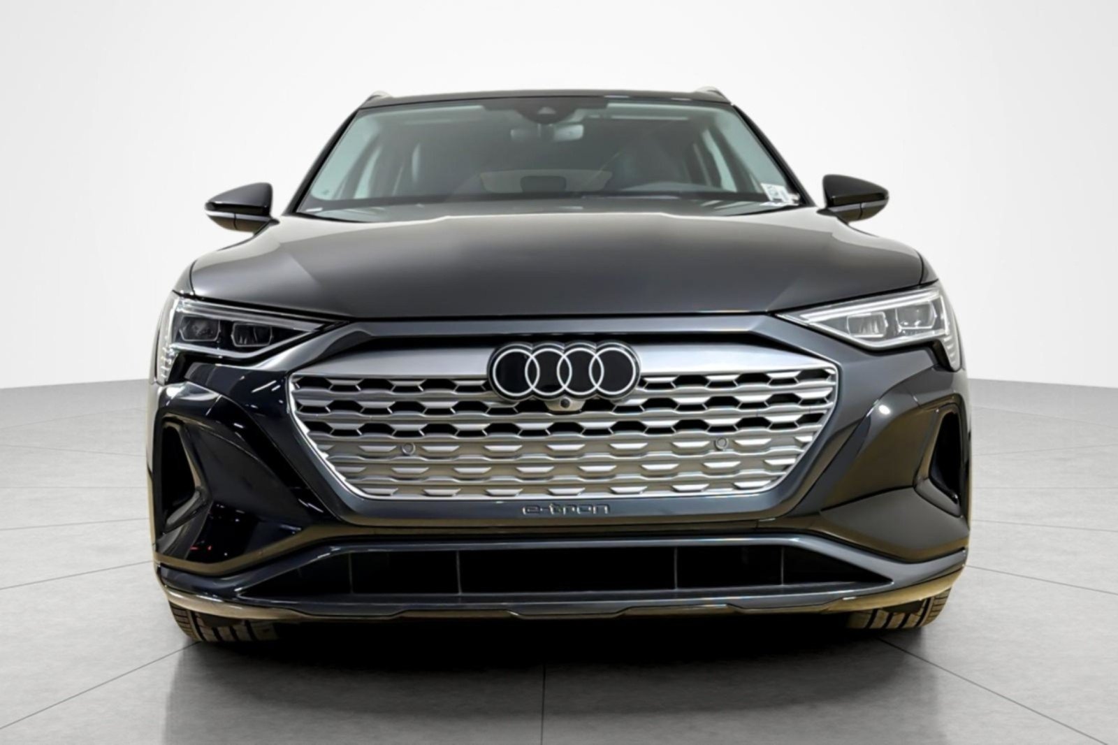 Used 2024 Audi Q8 e-tron Premium AWD/4WD image 8