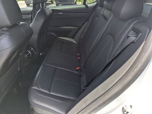 Used 2022 Alfa Romeo Stelvio Sprint image 18