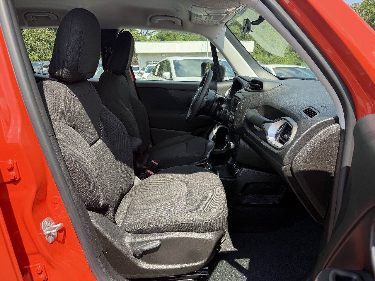 Used 2019 Jeep Renegade Sport FWD image 13