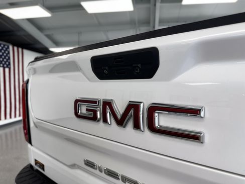Used 2021 GMC Sierra 1500 SLT w/ SLT Premium Package AWD/4WD image 32