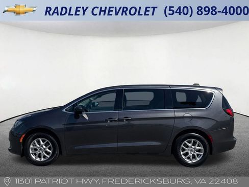 Used 2023 Chrysler Voyager LX FWD image 17