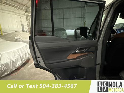 Used 2024 Lexus GX 550 w/ Accessory Package (2T) AWD/4WD image 23