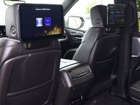 Certified 2024 Cadillac Escalade ESV Premium Luxury Platinum AWD/4WD image 20