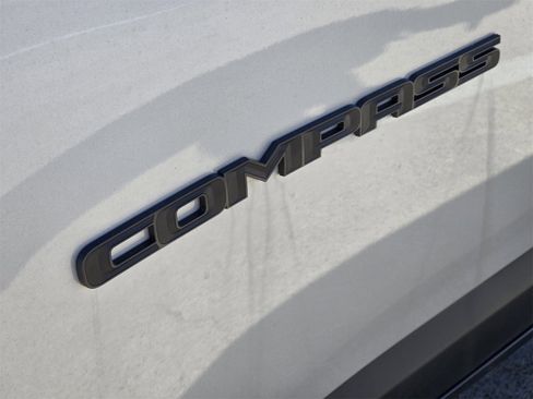 New 2026 Jeep Compass Latitude image 11