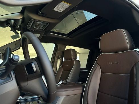 New 2026 GMC Sierra 2500 Denali w/ Denali Reserve Package image 13