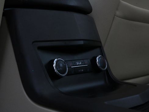 Used 2019 Lincoln MKT AWD image 42