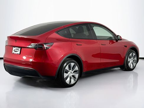 Used 2023 Tesla Model Y Long Range image 11