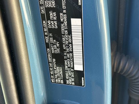 Certified 2023 Volvo XC40 B5 Plus image 38