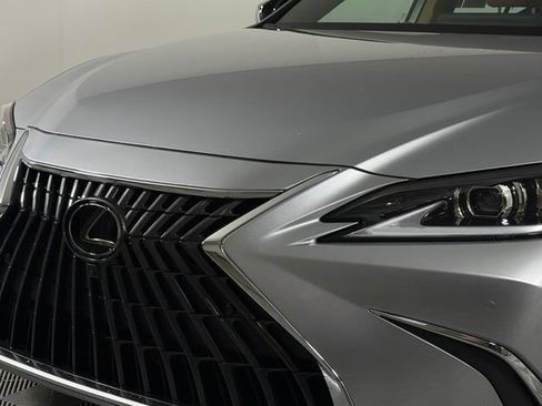 Used 2025 Lexus ES 300h w/ Technology Package FWD image 13