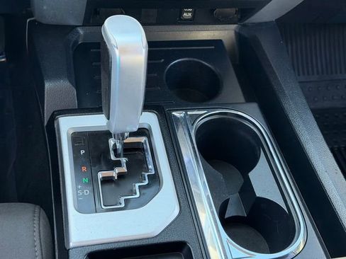 Used 2019 Toyota Tundra SR5 w/ SR5 Convenience Package image 17