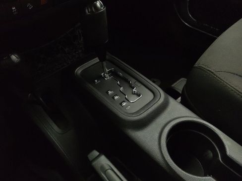 Used 2014 Jeep Wrangler Sport AWD/4WD image 26