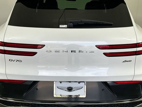 New 2026 Genesis GV70 2.5T Advanced image 22