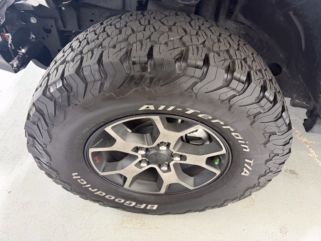 Used 2019 Jeep Wrangler Unlimited Rubicon w/ Dual Top Group AWD/4WD image 7