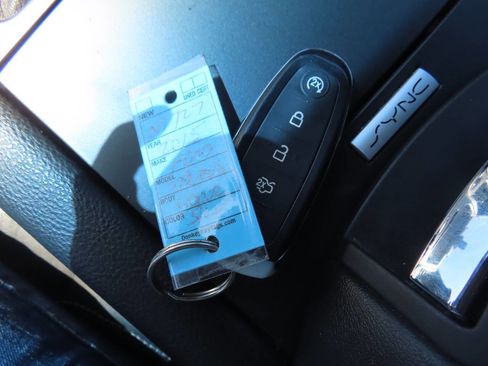 Used 2015 Ford Taurus Limited FWD image 52