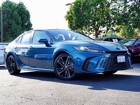 Used 2025 Toyota Camry XSE FWD image 2