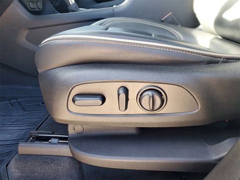 Used 2023 Chevrolet Traverse Premier w/ Redline Edition image 17