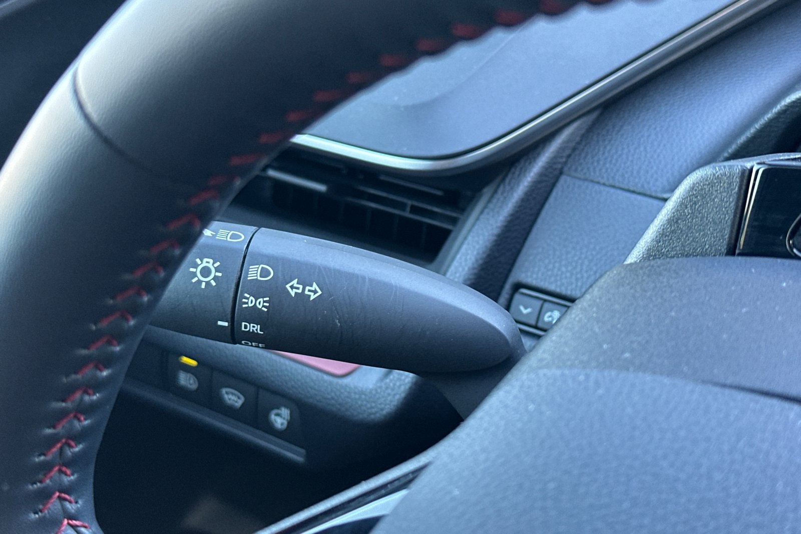 Certified 2026 Toyota Prius Plug-In Hybrid FWD image 38