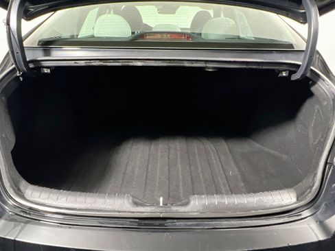 Used 2024 Hyundai Elantra Limited FWD image 33