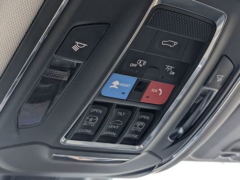 Used 2024 Jeep Grand Cherokee L Limited image 27