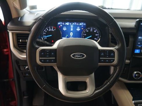 Used 2022 Ford Expedition Max XLT image 13