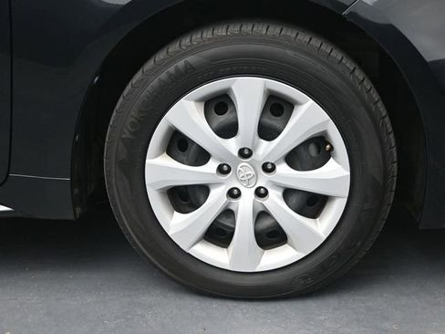 Used 2024 Toyota Corolla LE image 31