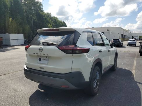 Used 2023 Nissan Rogue S FWD image 7