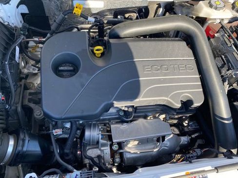 Certified 2024 GMC Terrain SLT image 21