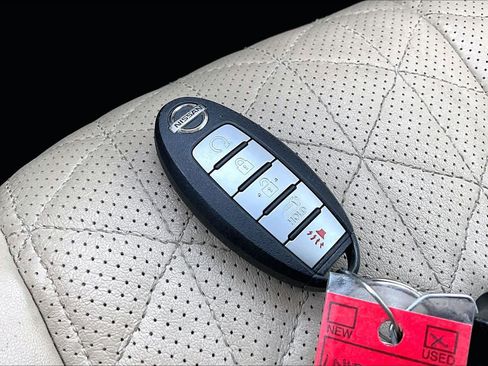 Used 2020 Nissan Murano Platinum w/ Cargo Package image 15