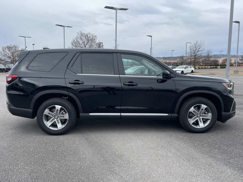Used 2025 Honda Pilot EX-L image 2