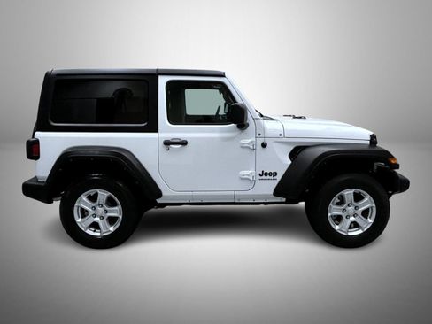 Used 2022 Jeep Wrangler Sport AWD/4WD image 4