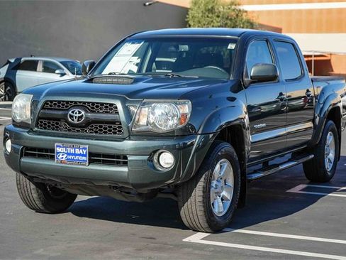 Used 2011 Toyota Tacoma PreRunner image 3