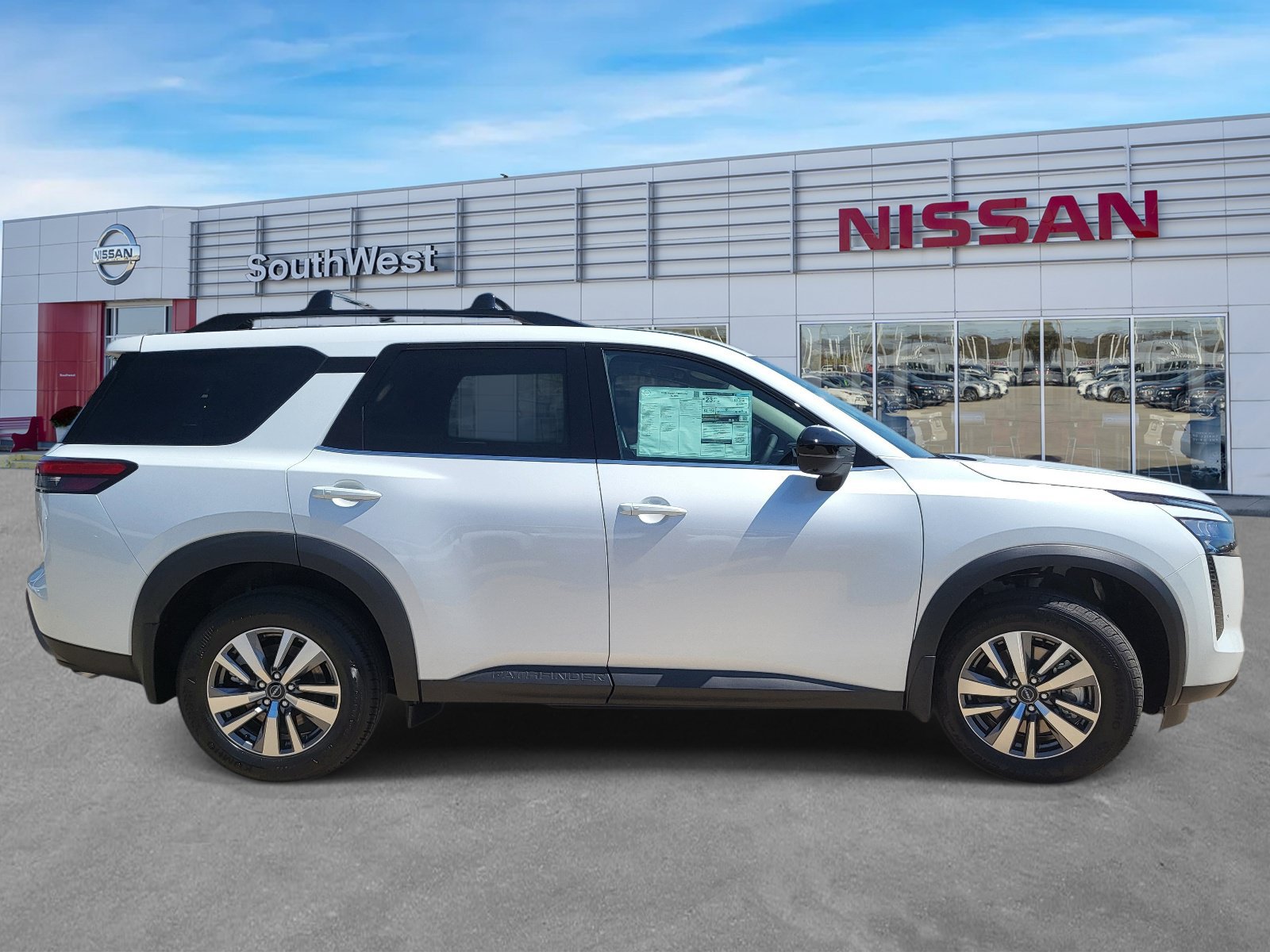 New 2026 Nissan Pathfinder SL w/ Cargo Package FWD image 4