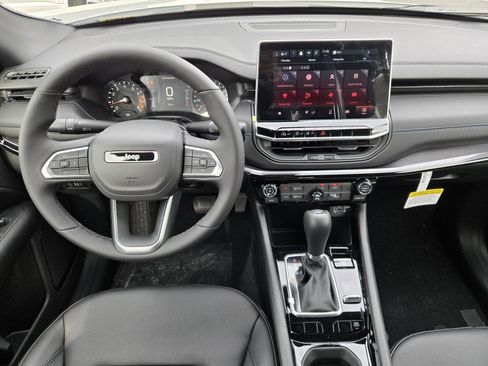 New 2026 Jeep Compass Latitude image 6