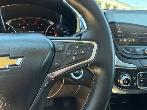 Used 2024 Chevrolet Equinox LT FWD image 15