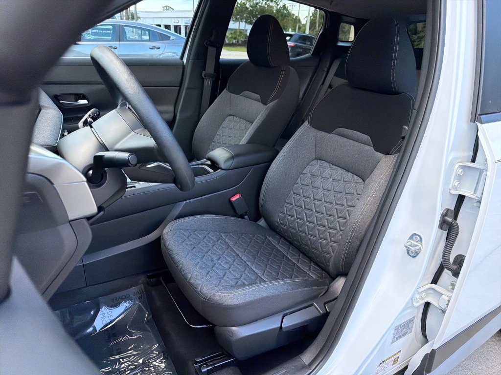 Certified 2025 Nissan Kicks SV FWD image 27
