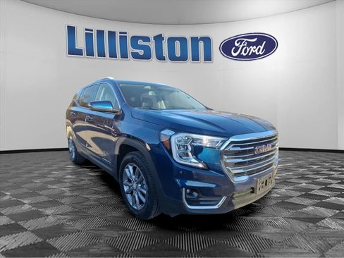 Used 2023 GMC Terrain SLT image 1