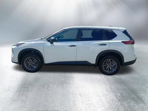 Used 2024 Nissan Rogue S AWD/4WD image 2