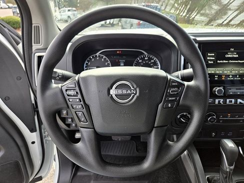 Certified 2025 Nissan Frontier SV image 16