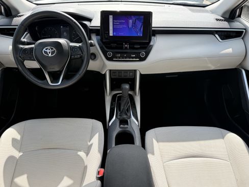 Used 2024 Toyota Corolla Cross LE FWD image 14