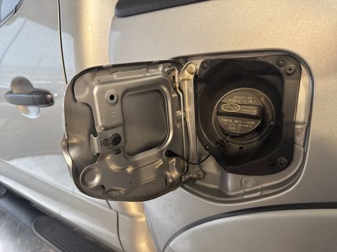 Used 2015 Toyota Tacoma 4x4 Double Cab image 12