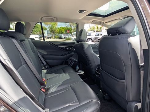 Used 2022 Subaru Outback Limited AWD/4WD image 17